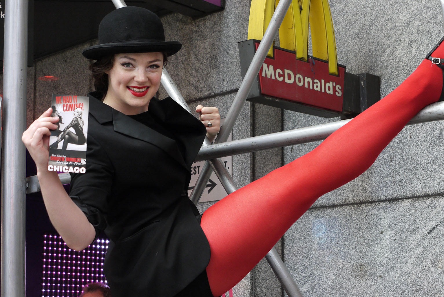 118  Werbegirl am Times Square