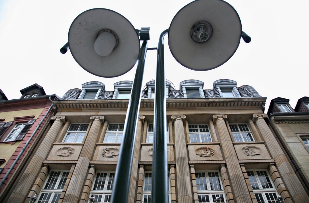 165 Nur 1 Lampe brennt