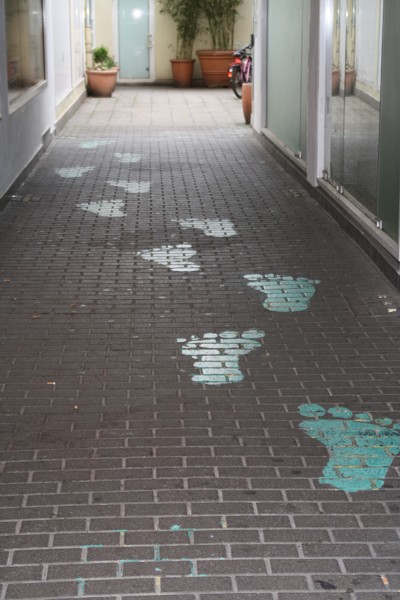 105 Bitte Eintretten