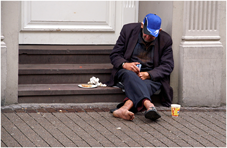 046 Warten auf Spenden