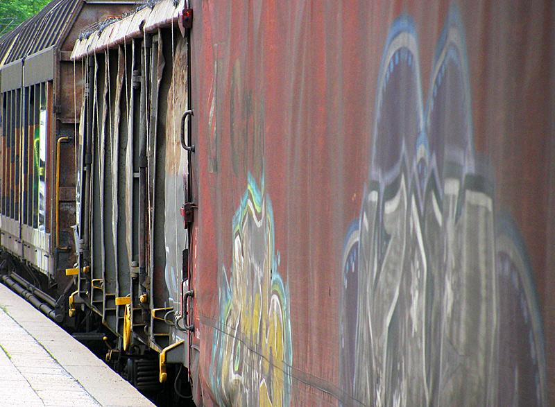 041 Vorsicht an der Bahnsteigkante !