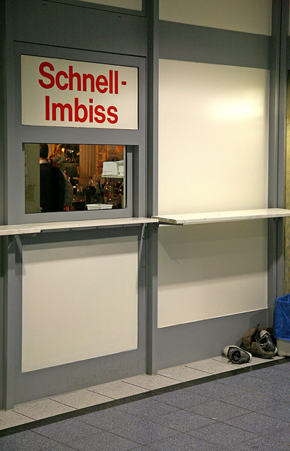 136 Eintritt ohne Schuhe