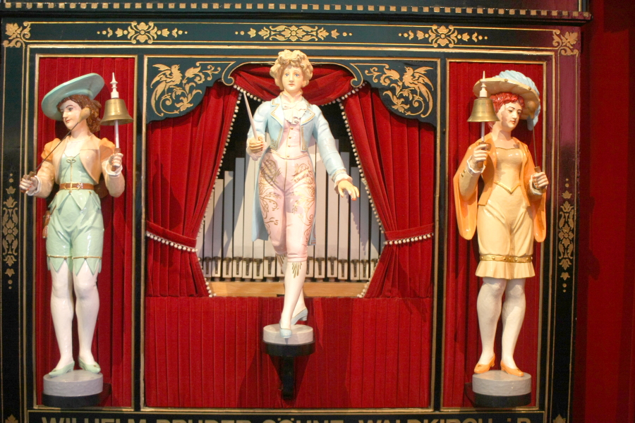 012 Detail eines Musik-Automaten