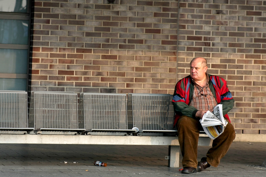 021 Menschen am Bahnhof III