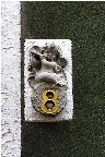 015 Hausnummer 8